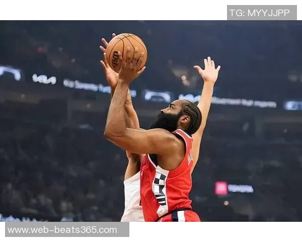 小卡复出状态良好13投6中贡献20分3篮板3抢断三分球表现出色